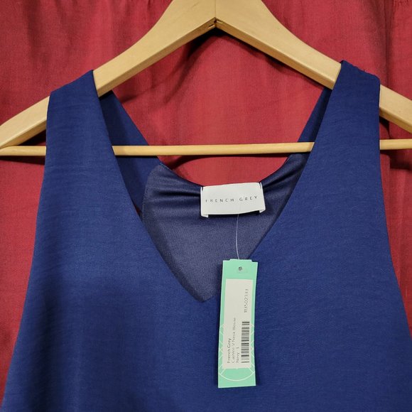 NWT French Grey Cashlee V Neck Blouse in Navy Size L - Picture 2 of 6